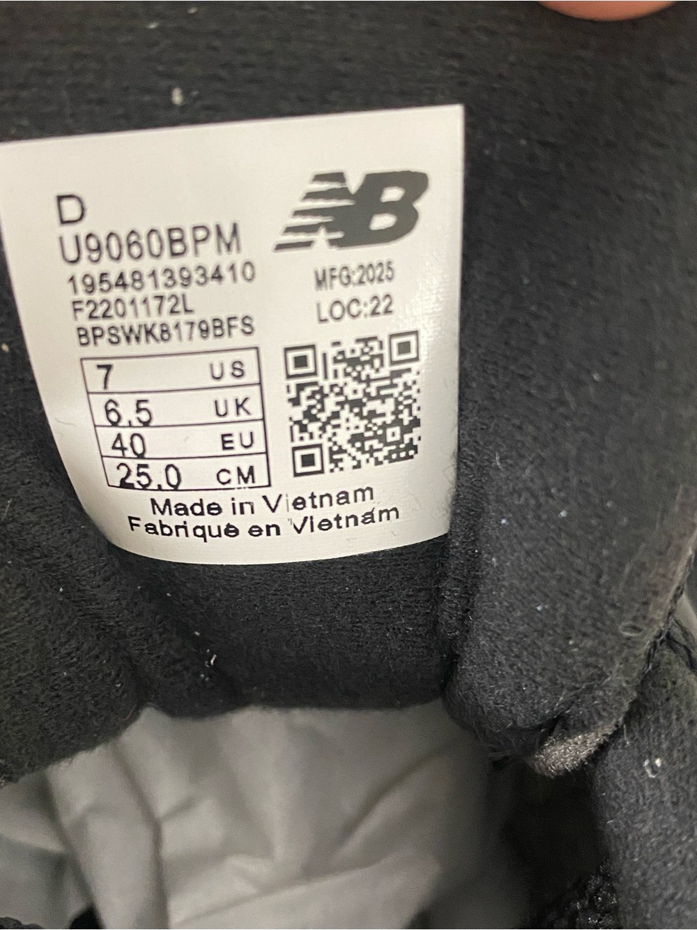 New Balance 9060 Men's Sneakersshoes Size 7 - Picture 8 of 8